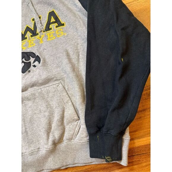 Size M - Y2K embroidered Colosseum,‎ Iowa Hawkeyes sweatshirt hoodie￼￼ - Picture 2 of 4
